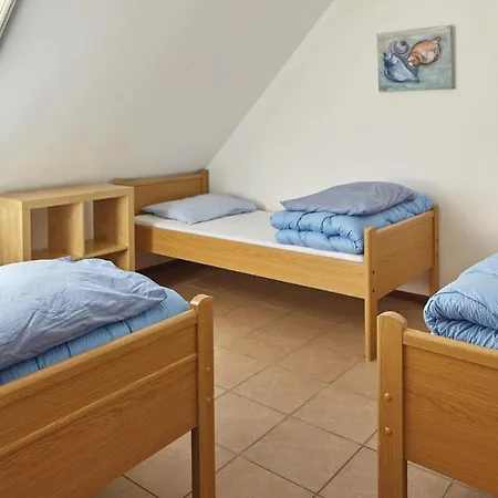 Semesterbostad Nice In With 4 Bedrooms, Sauna And Wifi Hippolytushoef