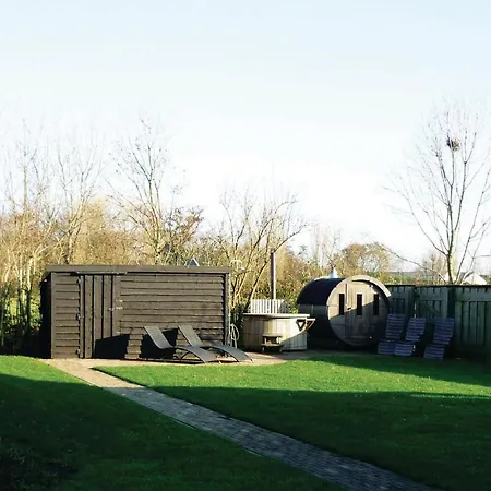Nice In With 4 Bedrooms, Sauna And Wifi Semesterbostad
