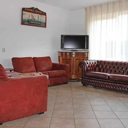 Nice In With 4 Bedrooms, Sauna And Wifi Semesterbostad